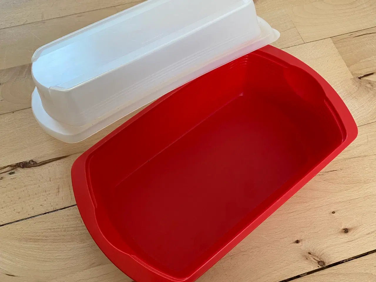 Billede 4 - Rød Tupperware beholder