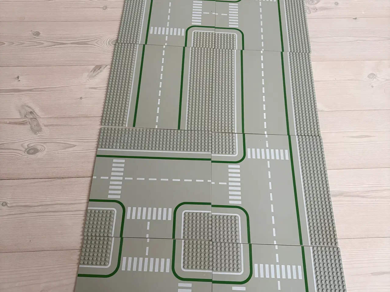 Billede 1 - Lego byggeplader til vejbane og 2 plader