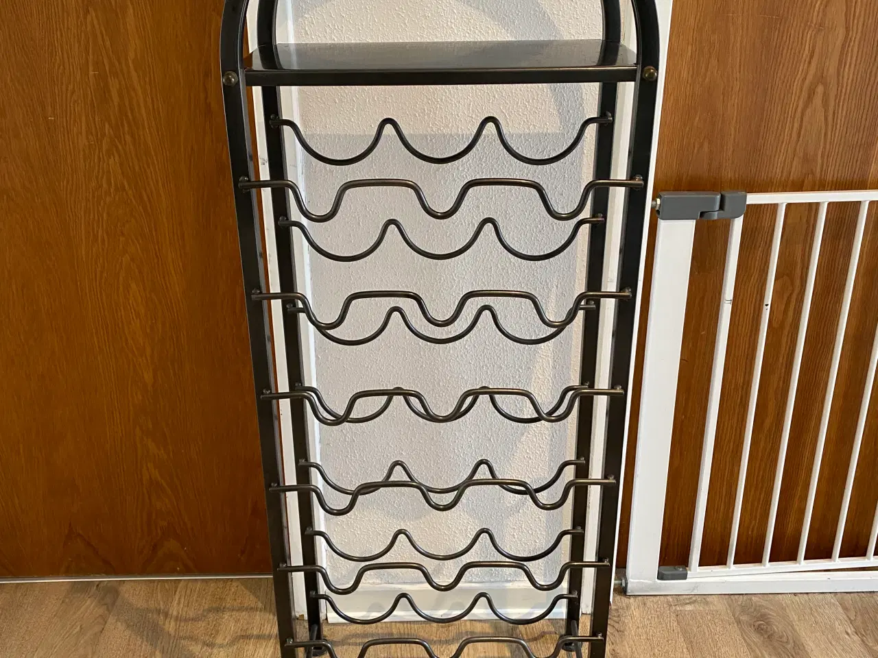 Billede 1 - Vinreol sælges