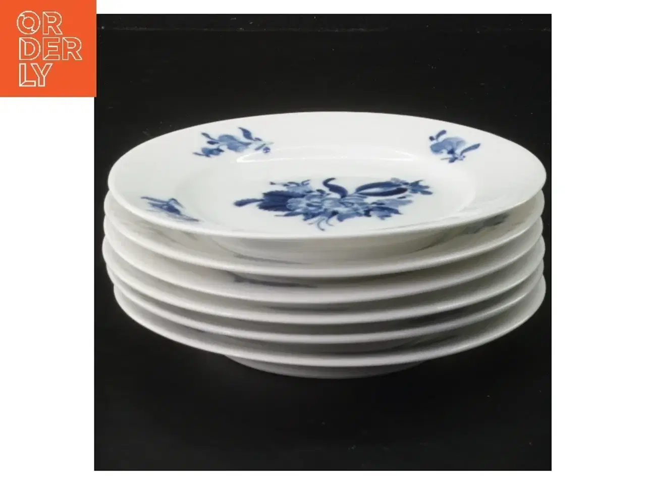 Billede 1 - Sæt af 6 porcelæn tallerkener, blå blomst (str. 6 stk Ø 14,5 cm) fra Royal Copenhagen