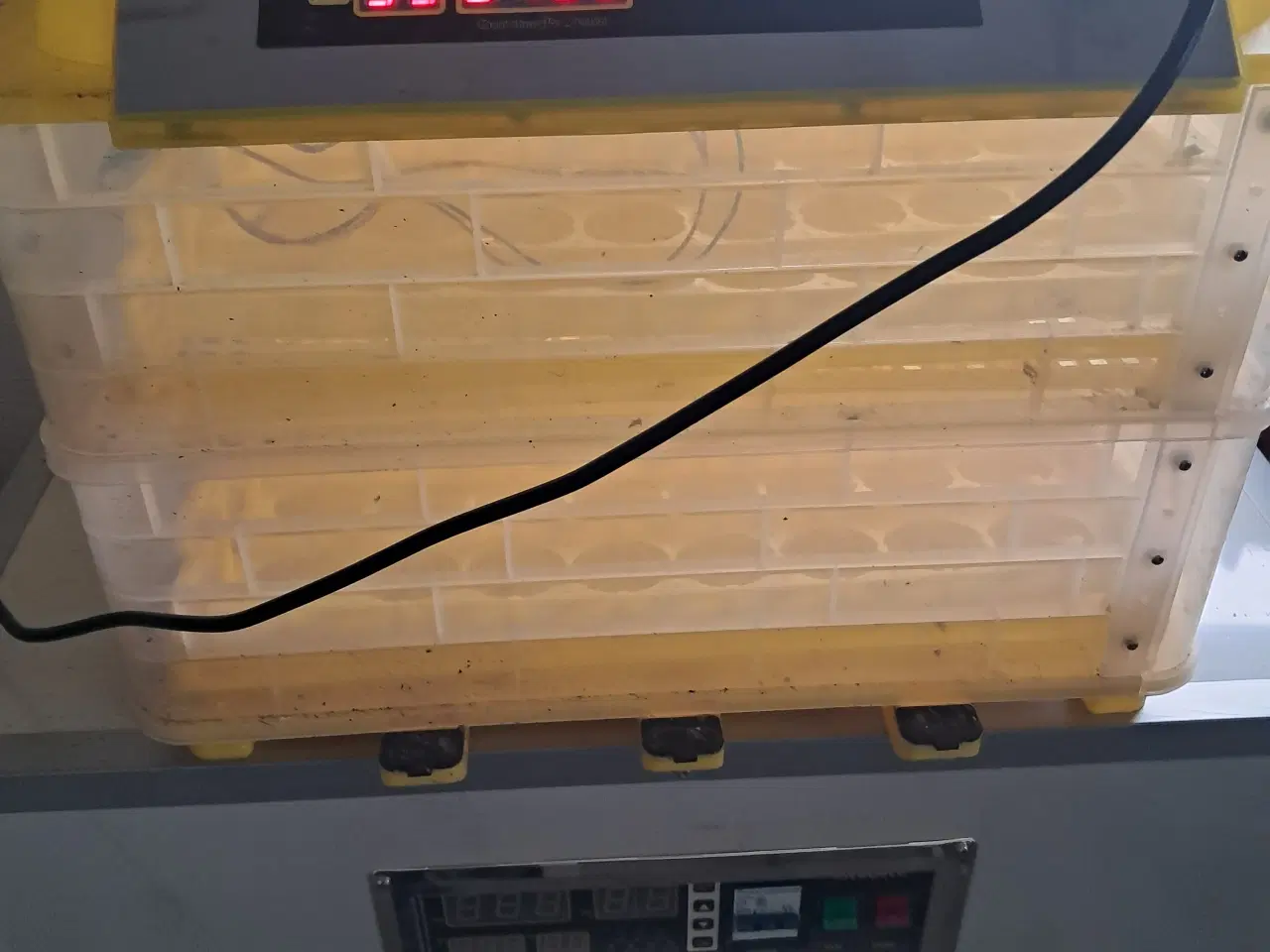 Billede 1 - Rugemaskine næsten ny