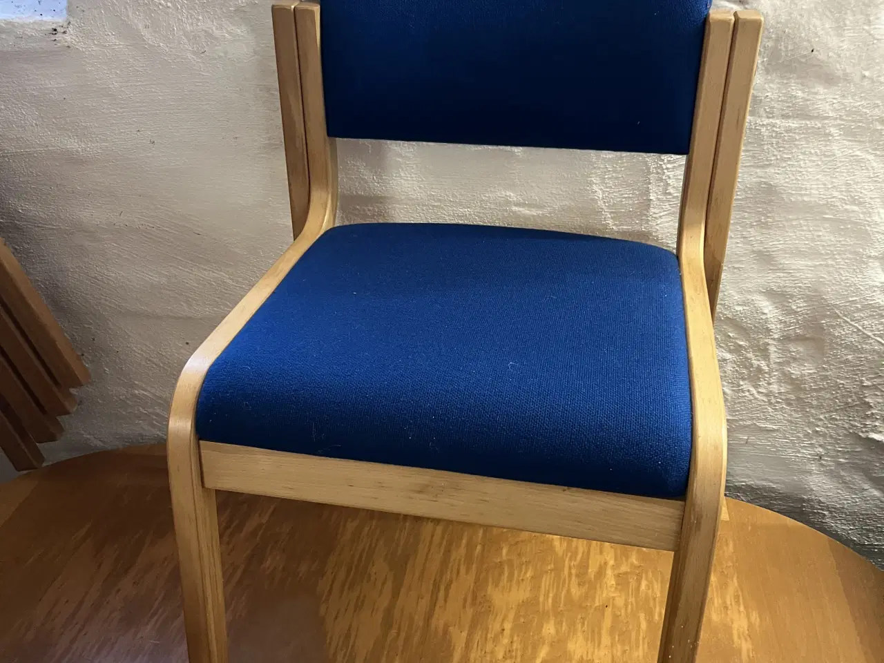 Billede 1 - Konferencestole blå stofsæde og ryk, stel i bøg