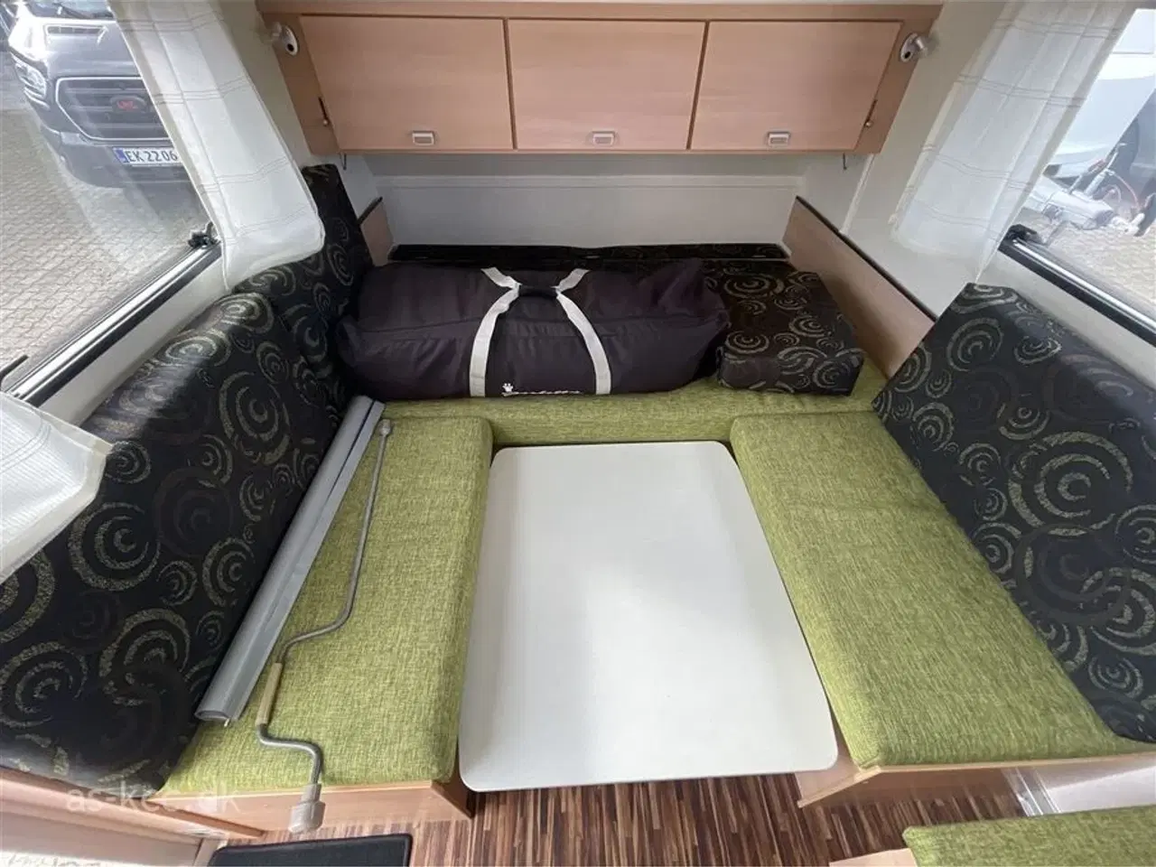 Billede 5 - 2010 - Tabbert T@b 320 RS   T@P 320 RS årgang 2010. 3 sovepladser, 4 siddepladser, Telt, Solsejl.