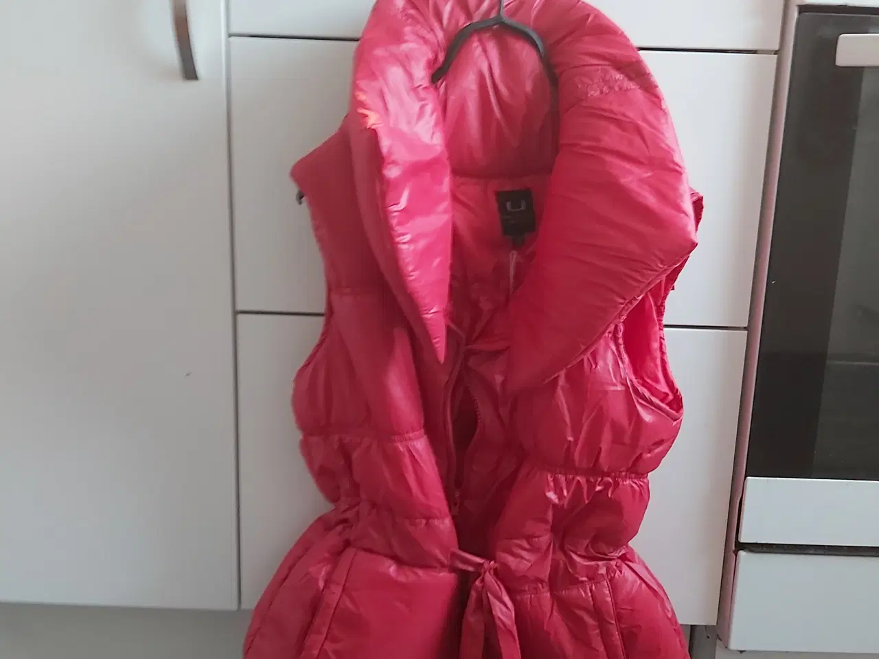 Billede 12 - Super fed vest ultra let og lækker