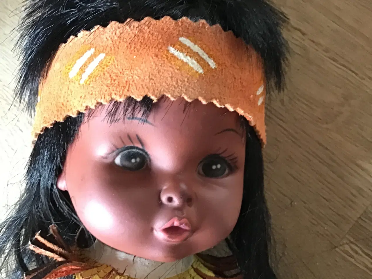 Billede 3 - Indianer dukke