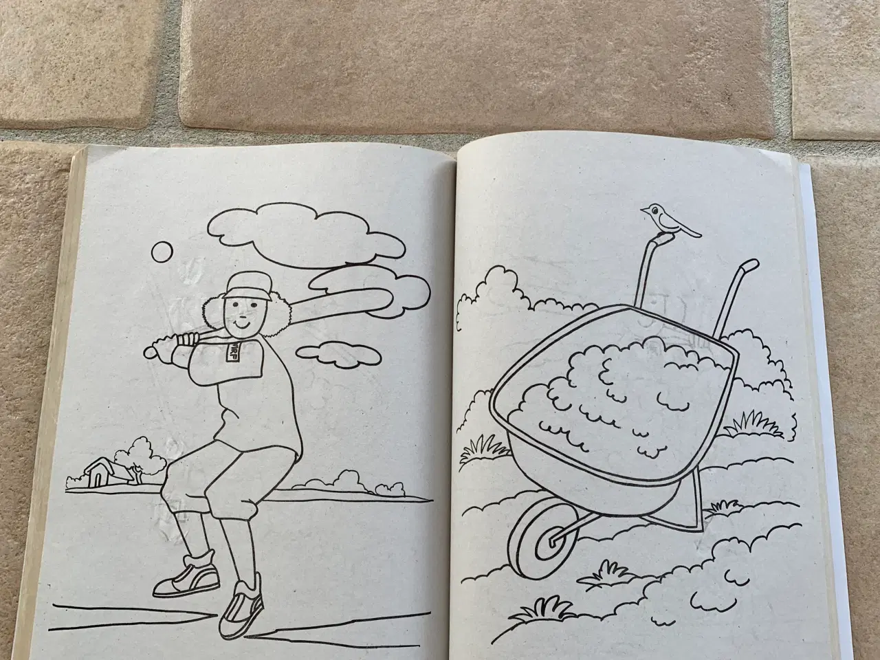Billede 3 - Mega colouring Book 144 sider 