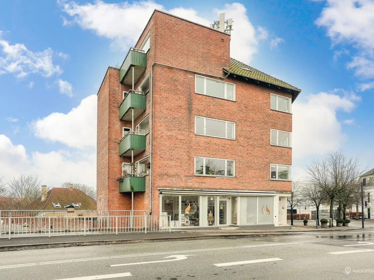 Billede 1 - Præsentabelt og synligt butikslokale i hjertet af Rungsted