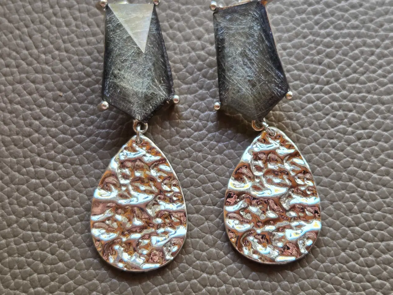 Billede 2 - Vila grey stone øreringe