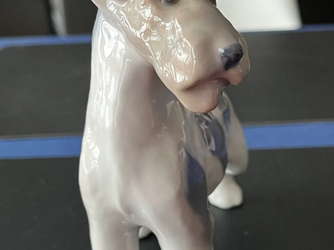 Billede 2 - Royal Copenhagen.Foxterrier figur  nr. 2967.