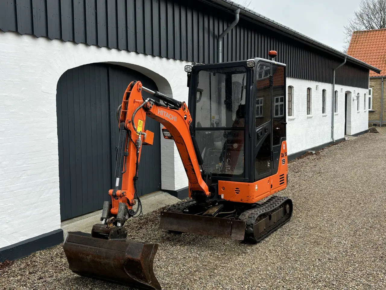 Billede 1 - Flot hitachi Minigraver sælges