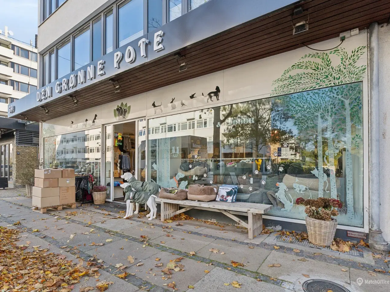 Billede 1 - Flot butik med bred facade på Ordrupvej