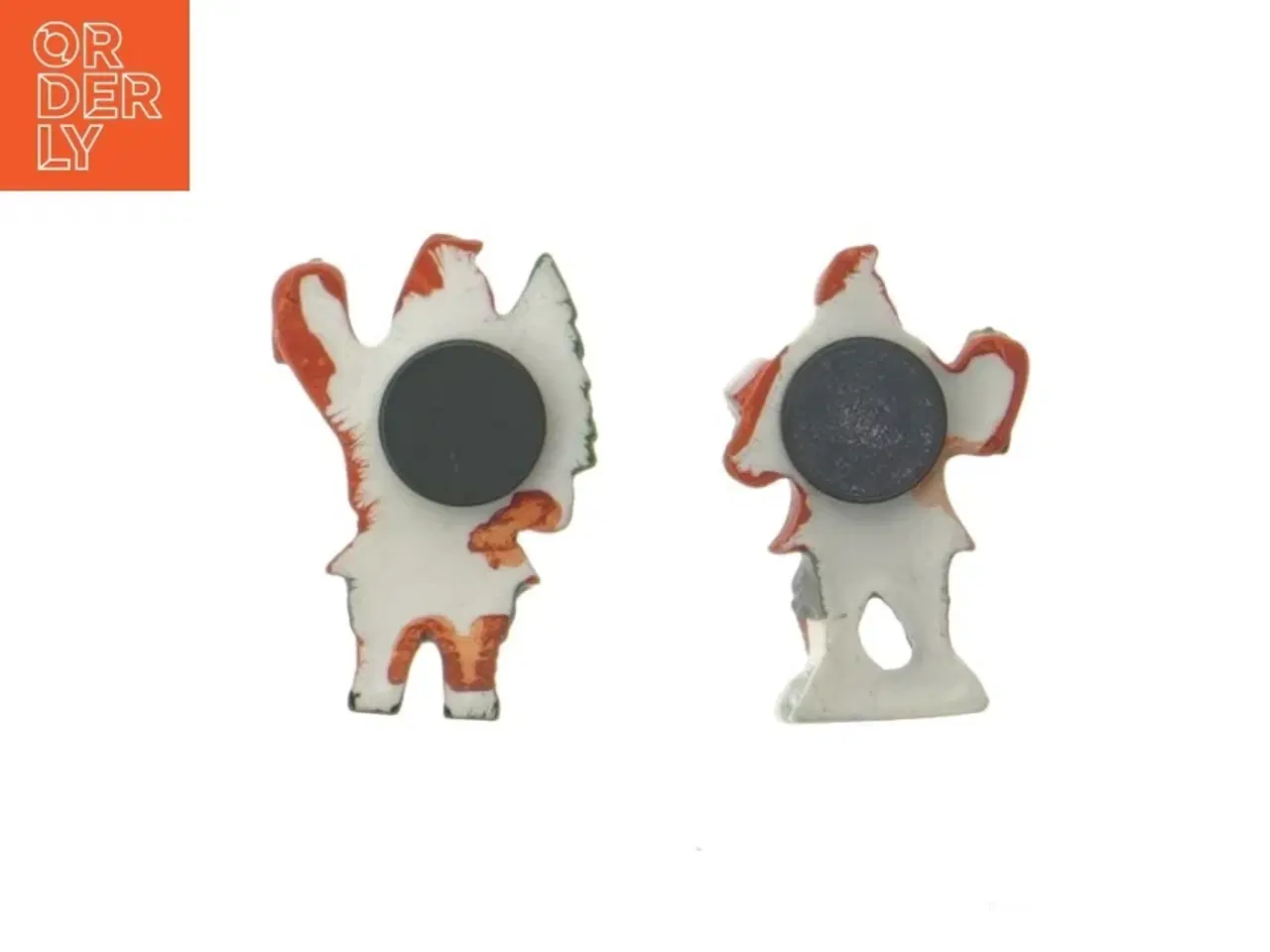 Billede 2 - To Nissefigurer med magnet (str. 5 cm)