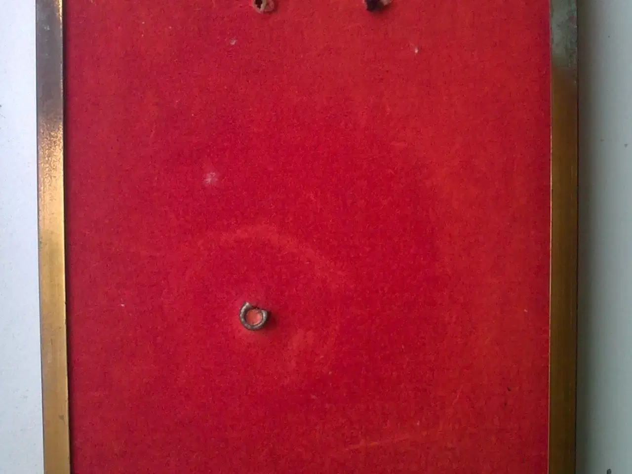 Billede 17 - Granathylster vase med nittet fod