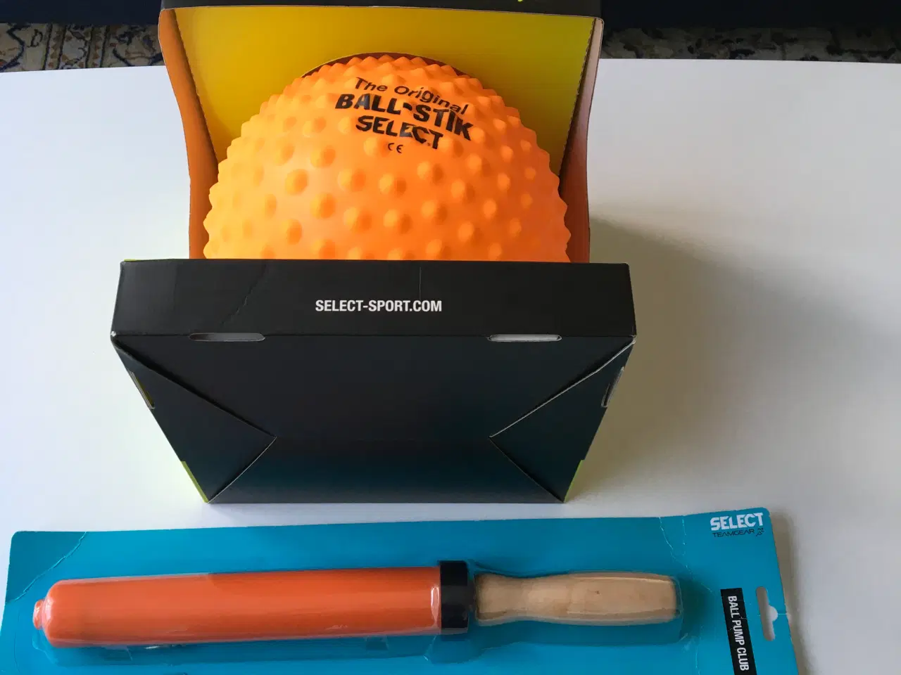 Billede 1 - Ny stor SELECT Ball-stik bold og pumpe.