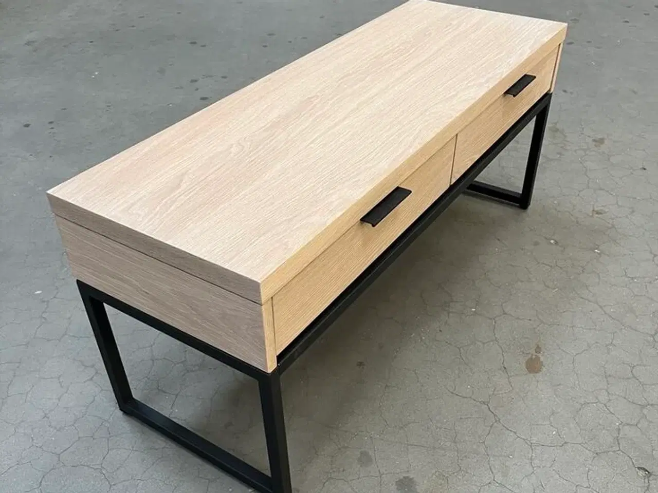 Billede 3 - TV bænk Hvidolieret egefiner. 100x35 cm