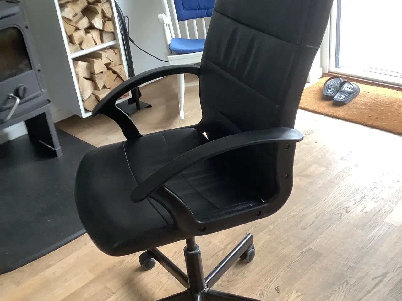 Billede 1 - Kontorstol sort kunstlæder