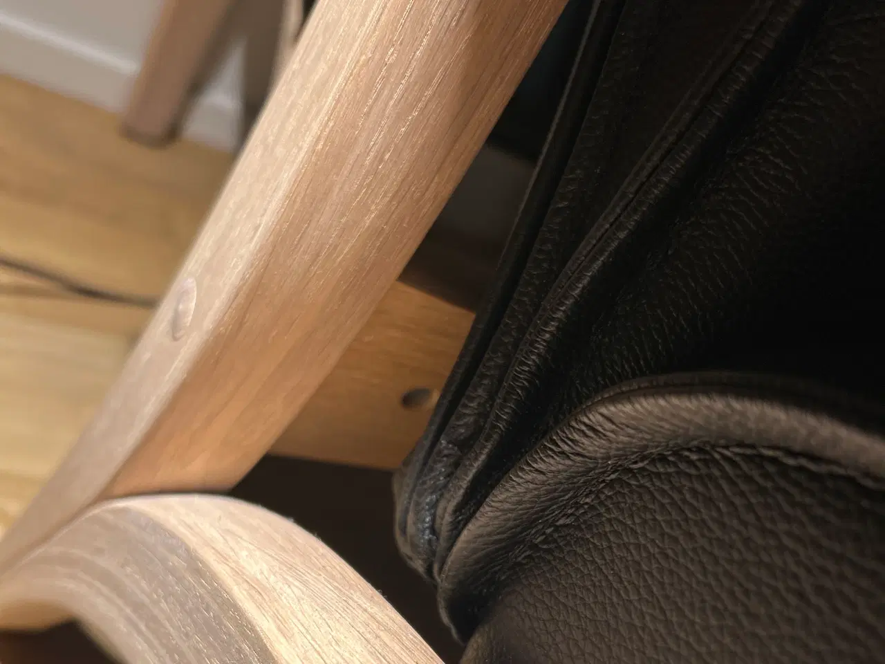 Billede 5 - Brunstad lænestol med fodskammel