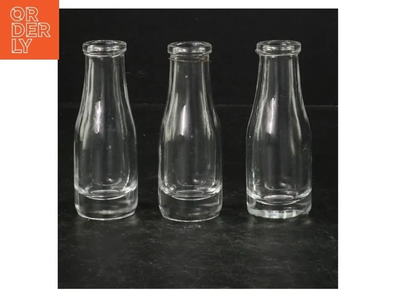 Billede 1 - Tre små glasflasker (str. 10 cm)