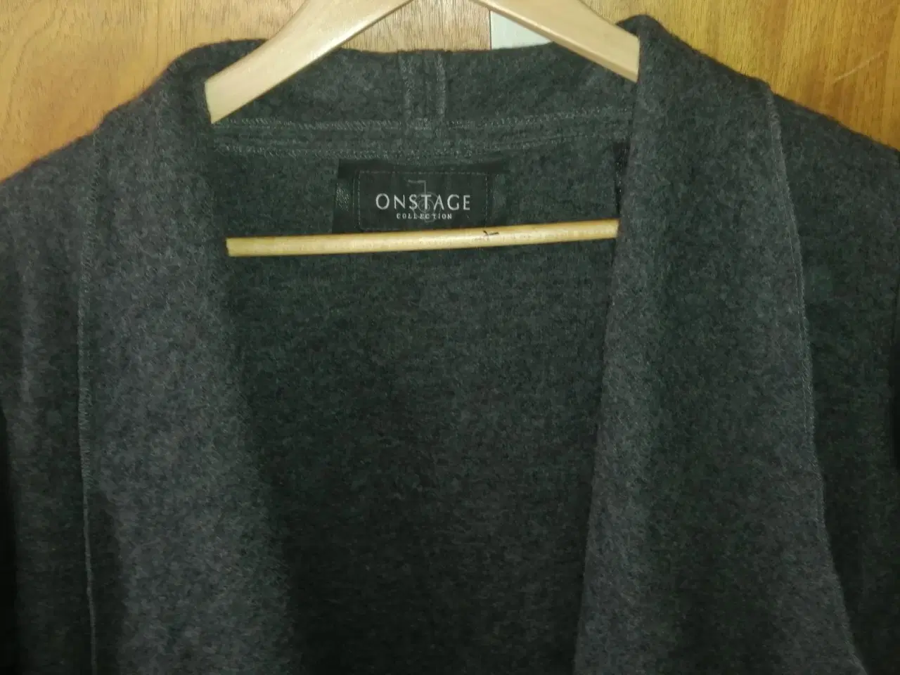 Billede 3 - ONSTAGE ULD CARDIGAN MED LAMMESKINDS ÆRMER