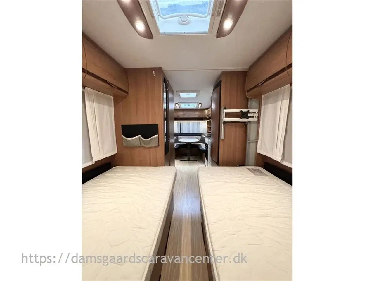 Billede 16 - 2013 - LMC Musica 560 E   Enkeltsenge-Alde-Gulvvarme.-Mover-Telt