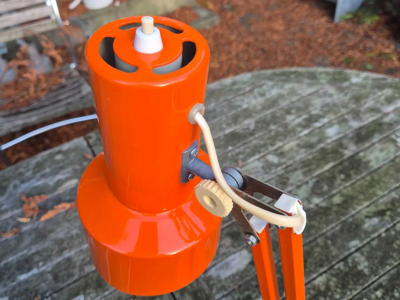 Billede 7 - Flot orange bordlampe fra Lyskær 