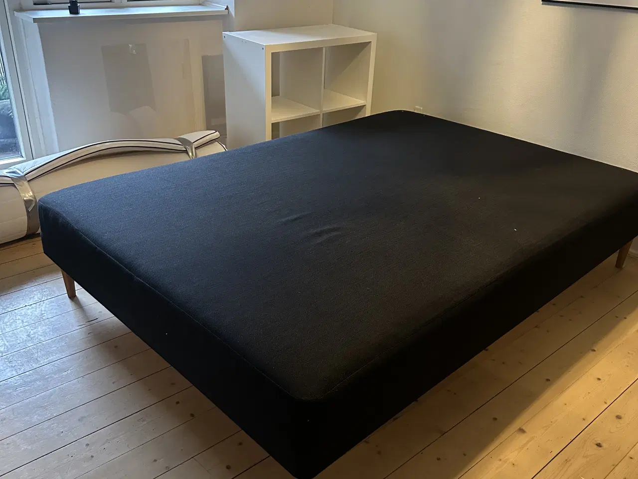 Billede 1 - Jysk seng næsten ny sælges