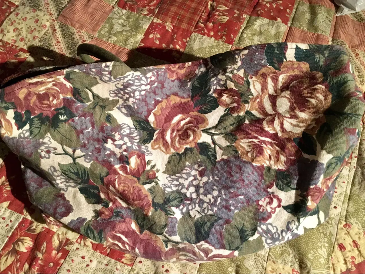 Billede 3 - Stor blomstret taske til salg