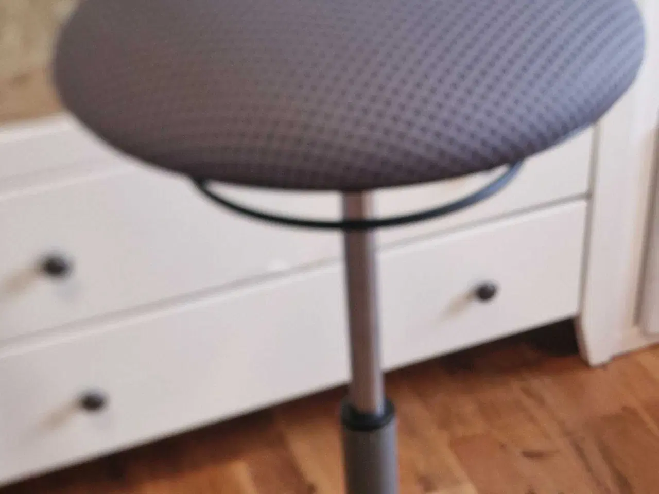 Billede 2 - Ergonomisk stol/ståstøtte 