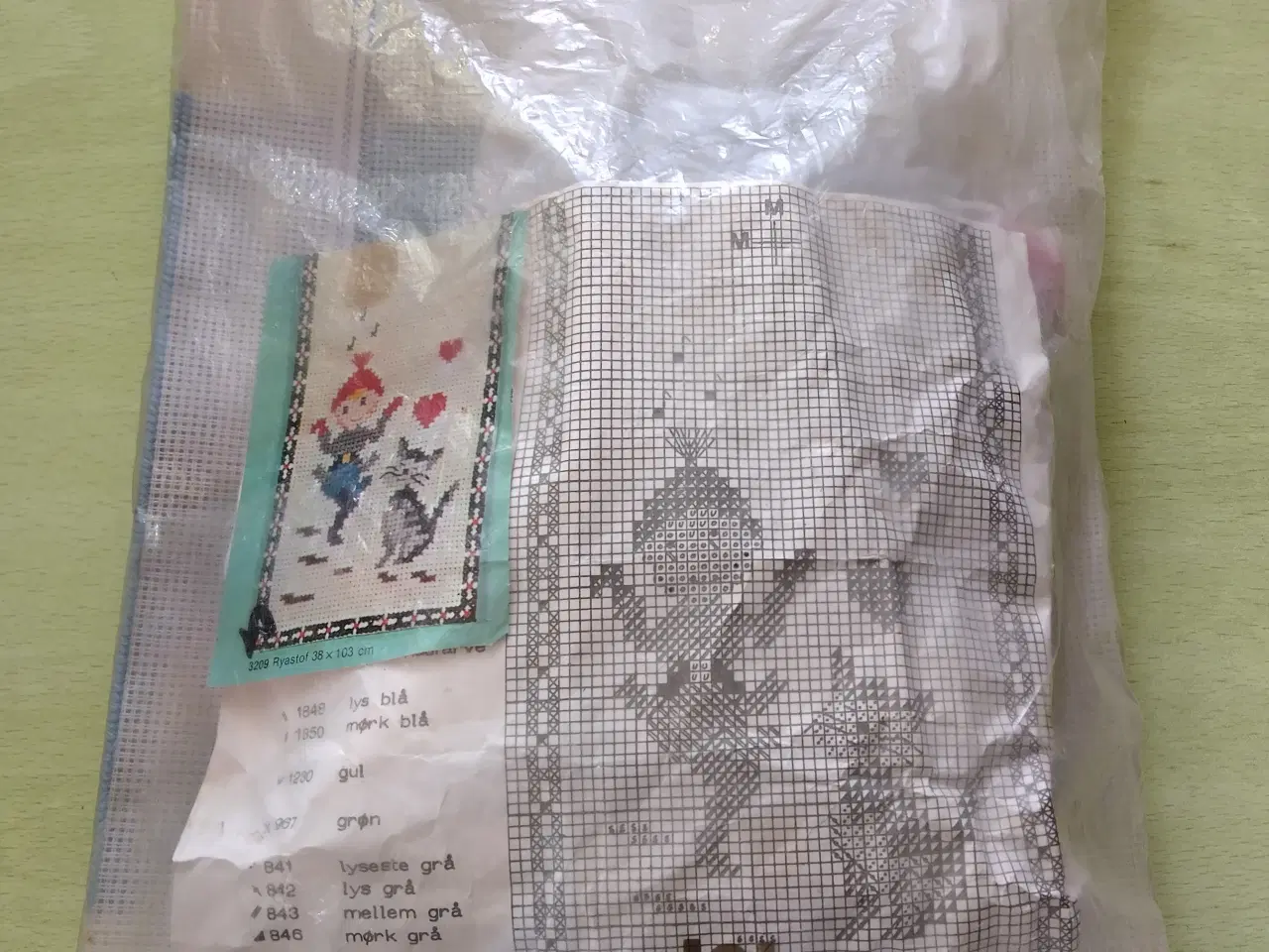 Billede 7 - 700 stk. Broderigarn - 4 broderier - hæklesæt