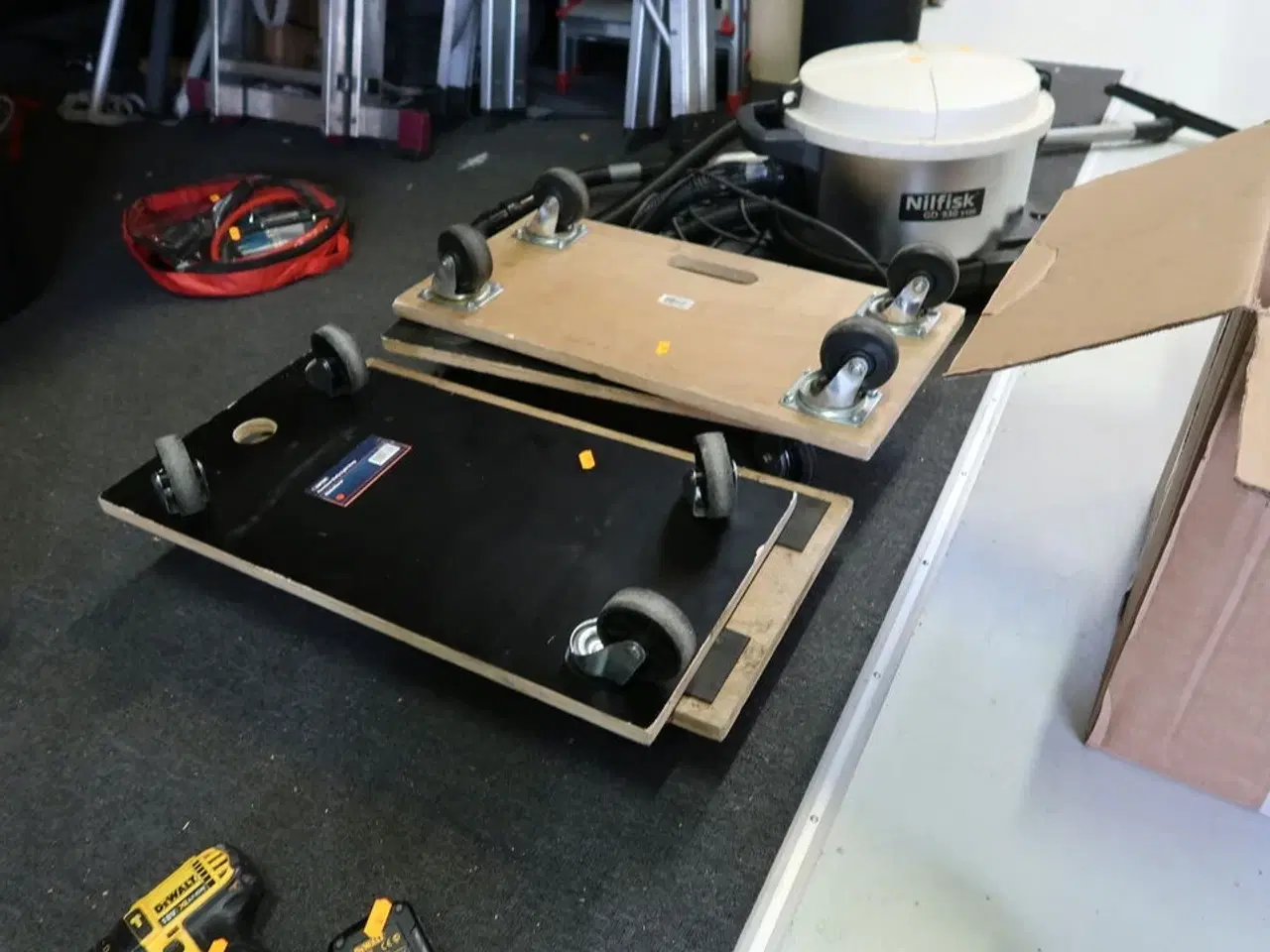 Billede 3 - 4 stk. møbelhunde