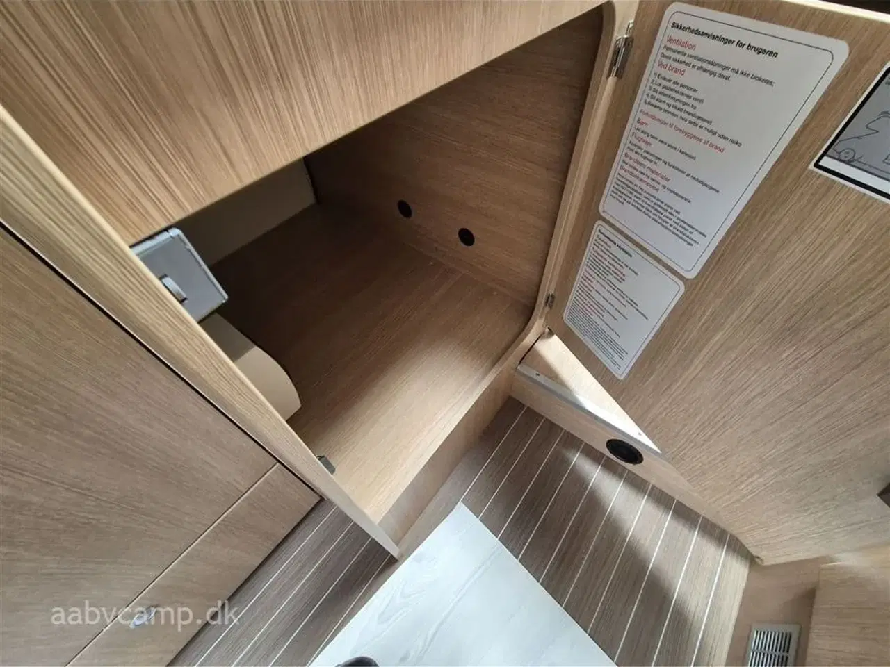 Billede 14 - 2017 - SunLight T 66   Markise. batteri. cykelstativ. elektrisk indgangstrin.