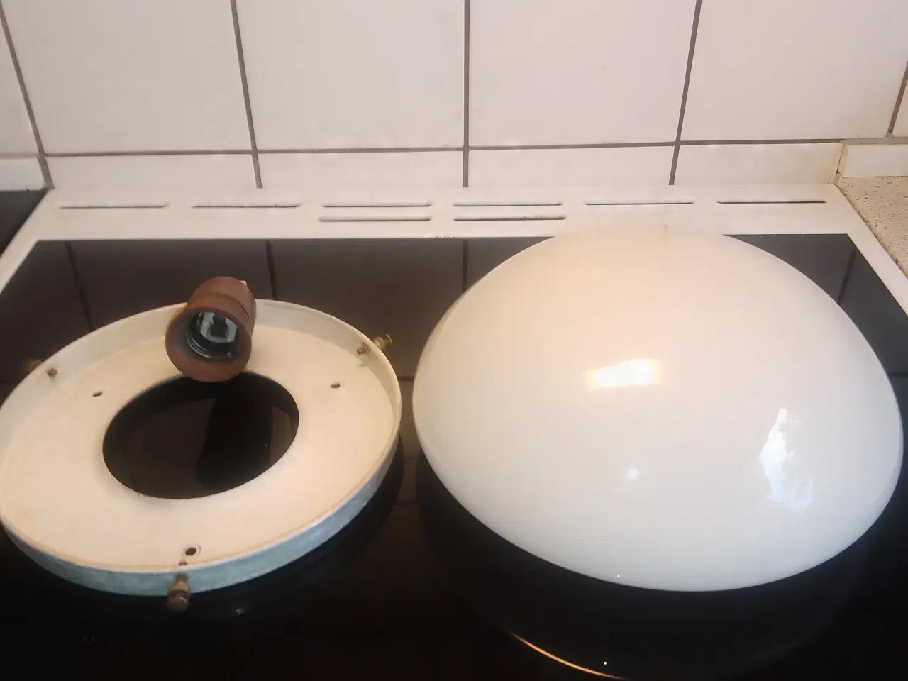 Billede 6 - Plafond lampe med fatning og glasskærm