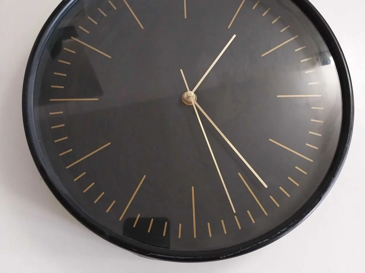 Billede 1 - Vægur sort 35 cm 