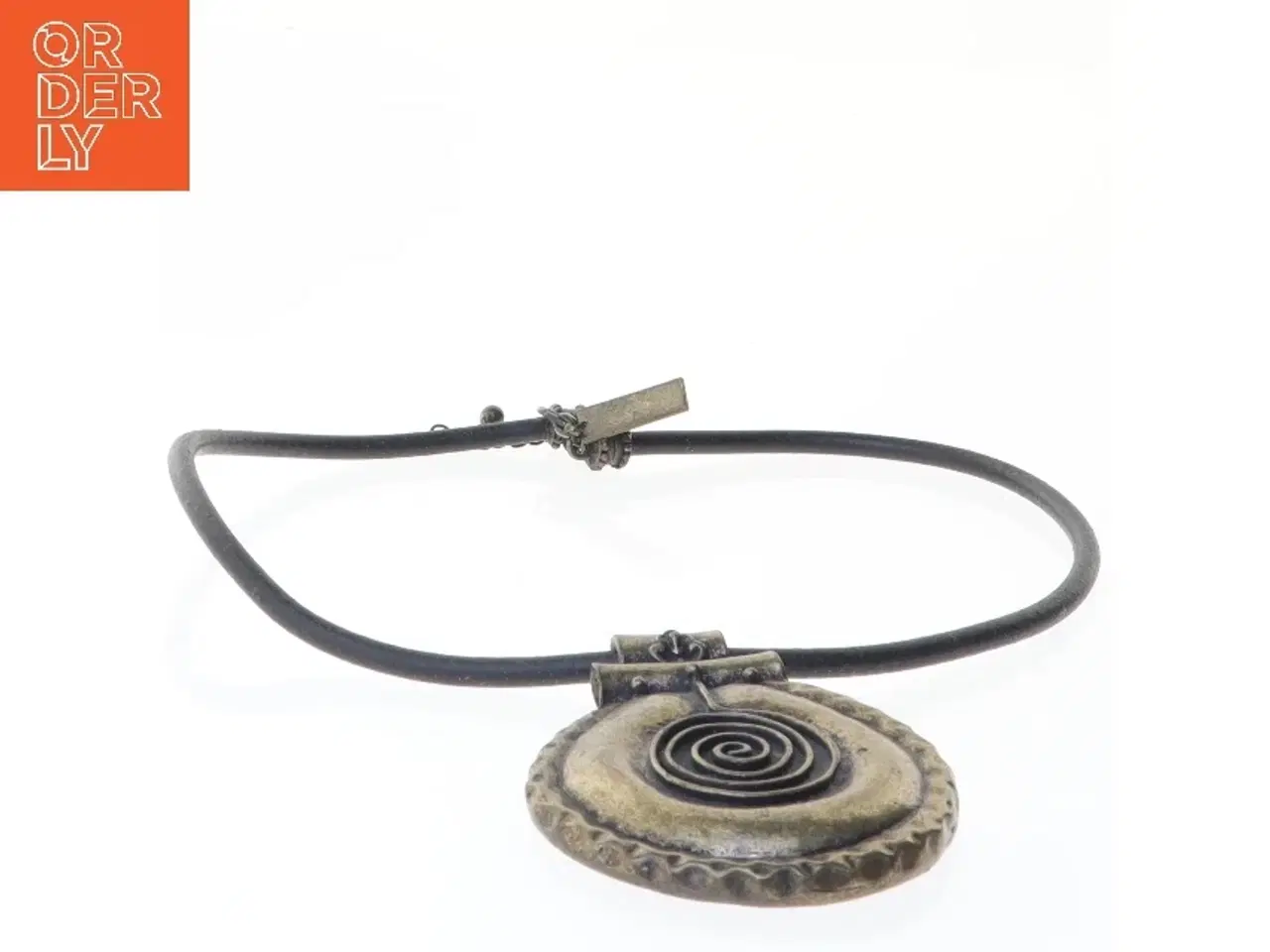 Billede 3 - Halskæde med vedhæng (str. 50 cm)