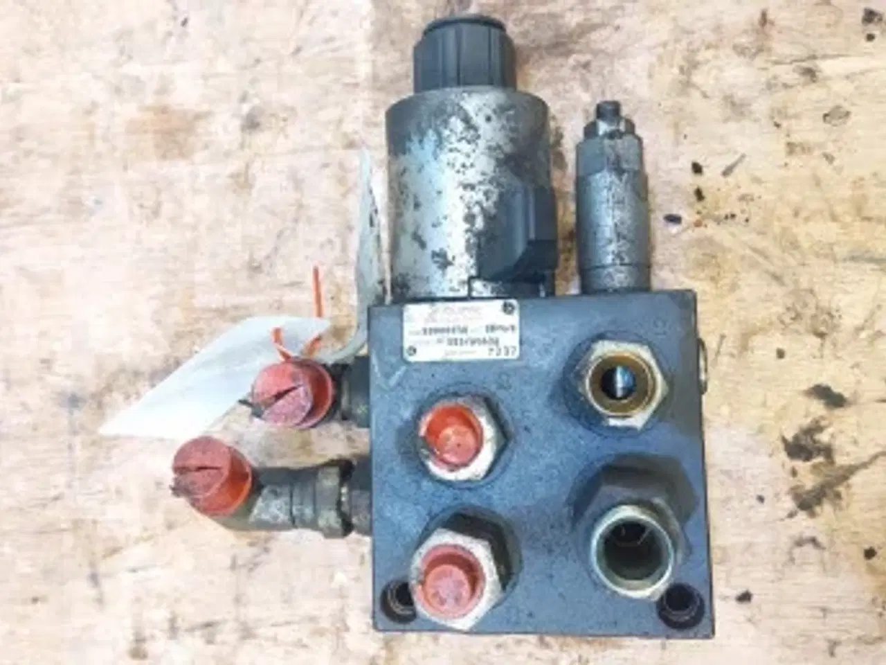 Billede 2 - JCB 4CX Ventilblok 333/06524 