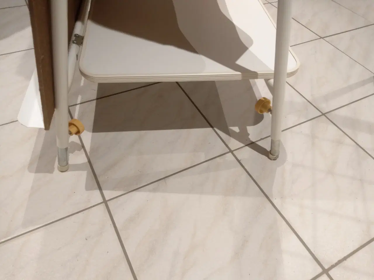 Billede 5 - Tavle til store stykker papir