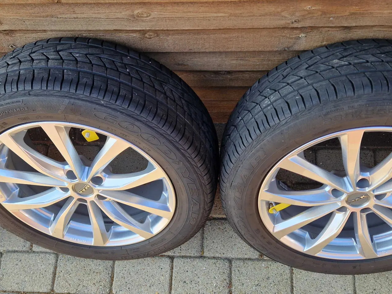 Billede 2 - Dæk med fælge 