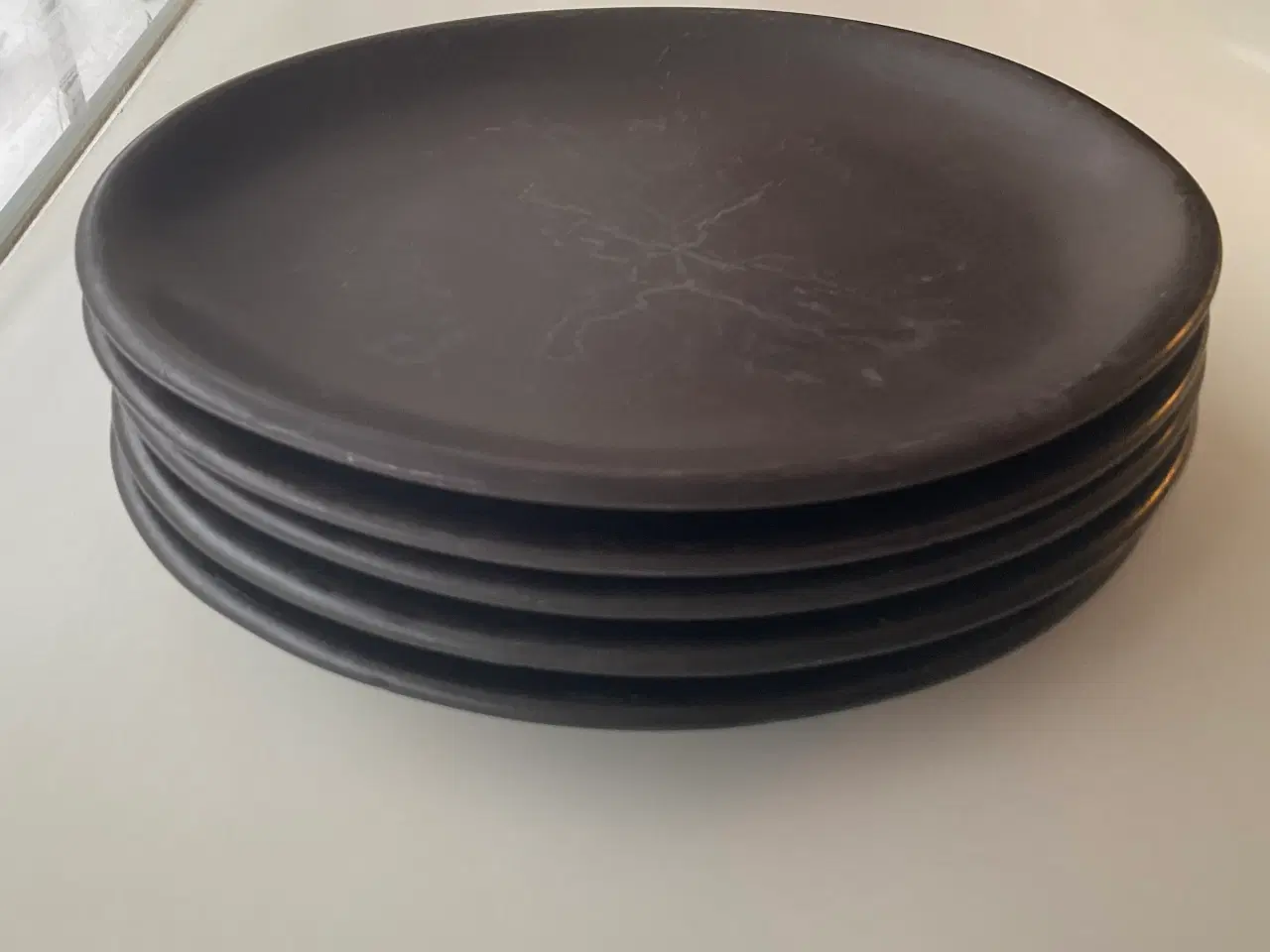 Billede 4 - 5 høganæs tallerkener, stentøj.