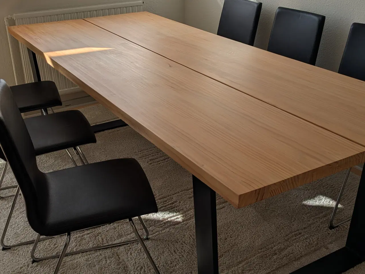 Billede 1 - Plankebord/Spisebord lyst træ 240x100 incl 6 stole