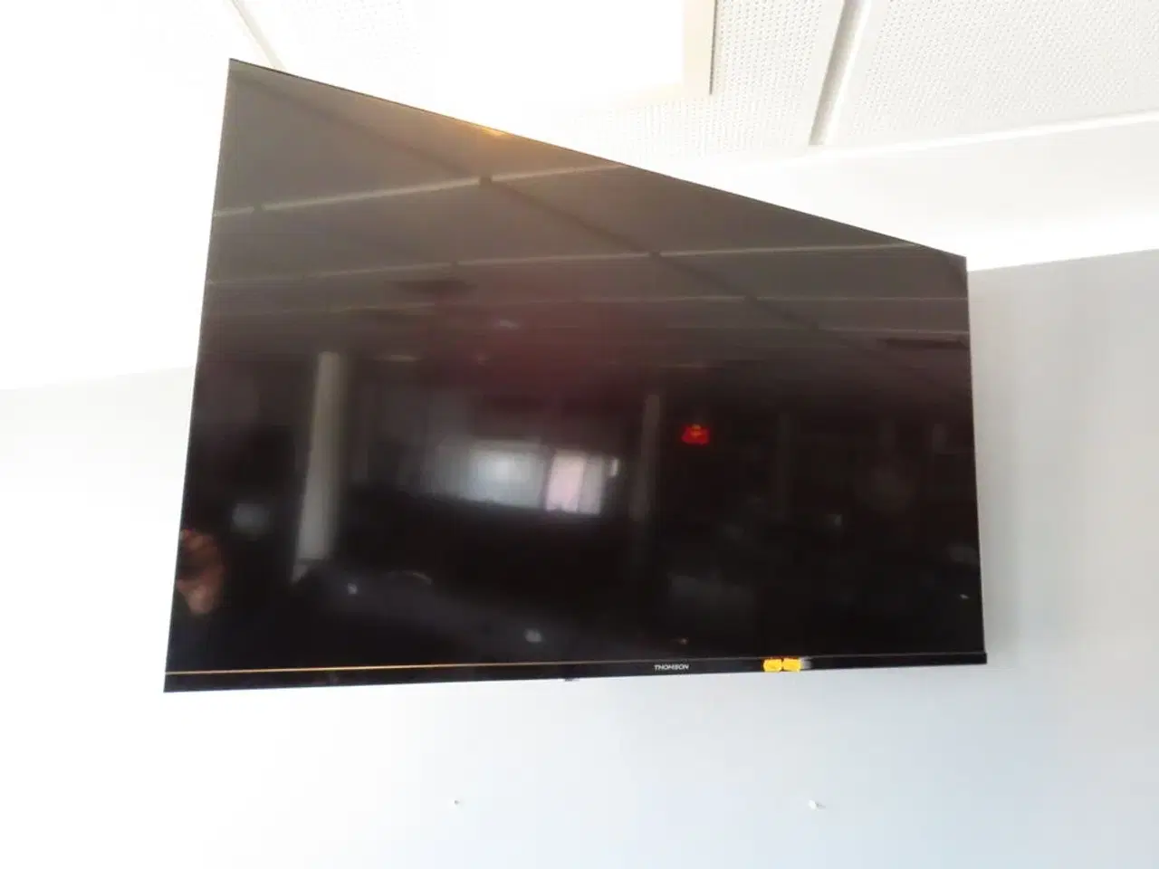 Billede 6 - 43" smart TV, THOMSON 43UA5S13 med fjernbetjening