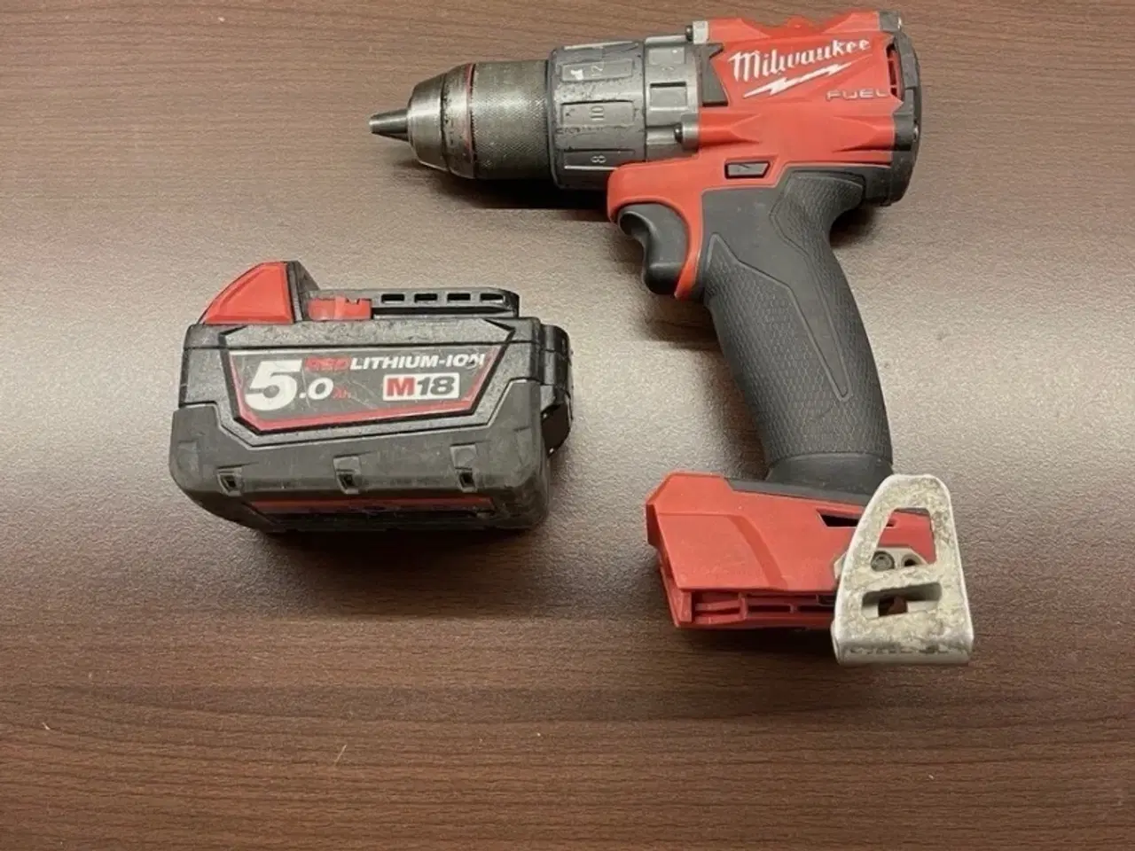 Billede 1 - Milwaukee FUEL boremaskine + 5,0 Ah