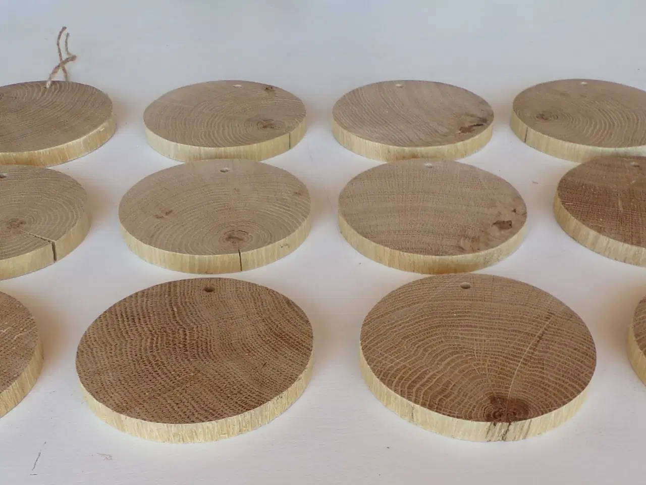Billede 2 - Egetræsskiver til ophæng Fra MHR Trævarer.