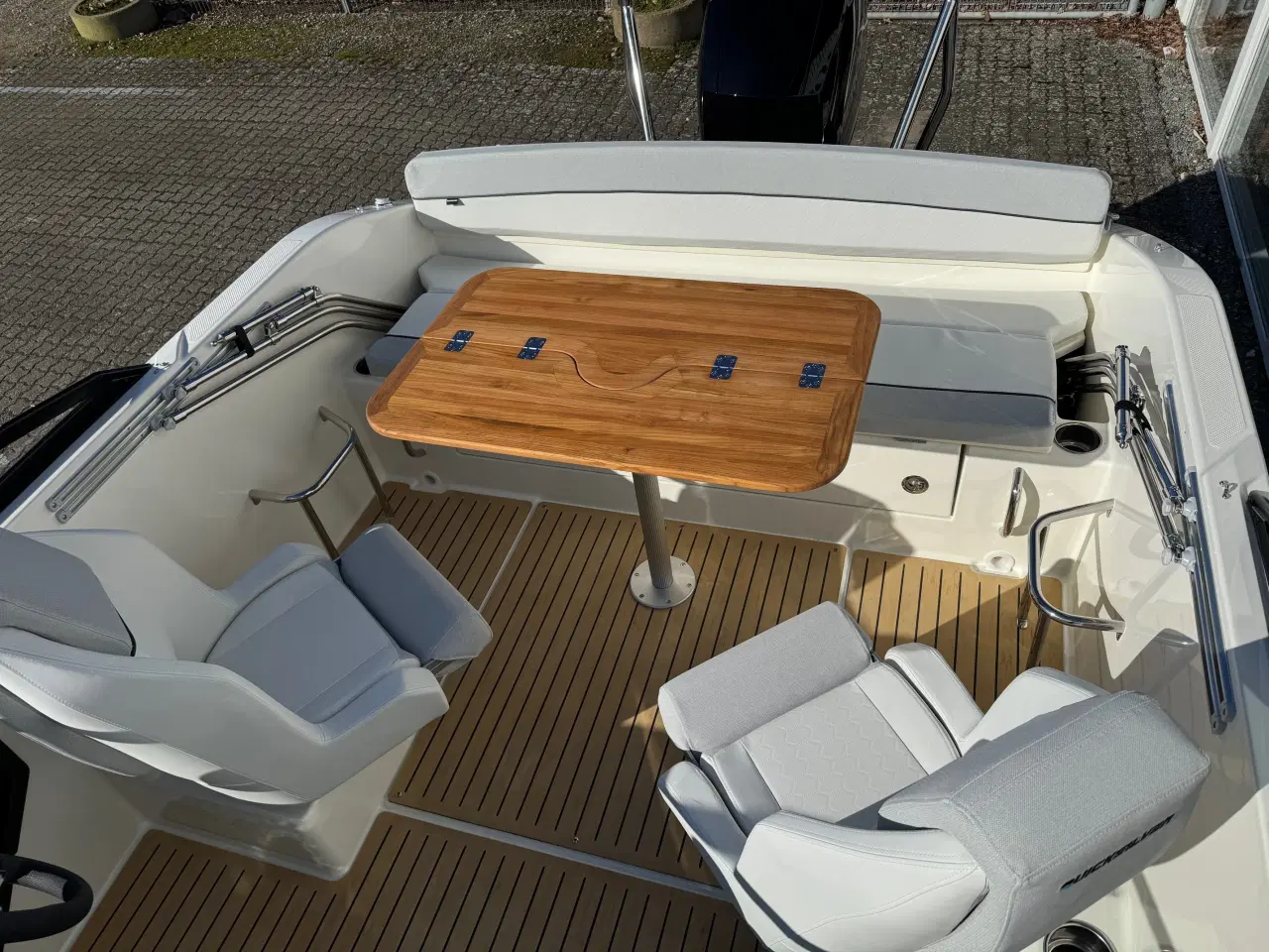 Billede 4 - Quicksilver Activ 605 Cruiser med F150 Mercury-EFI 3,0L XL 4 takt Exclusive Deluxe Line