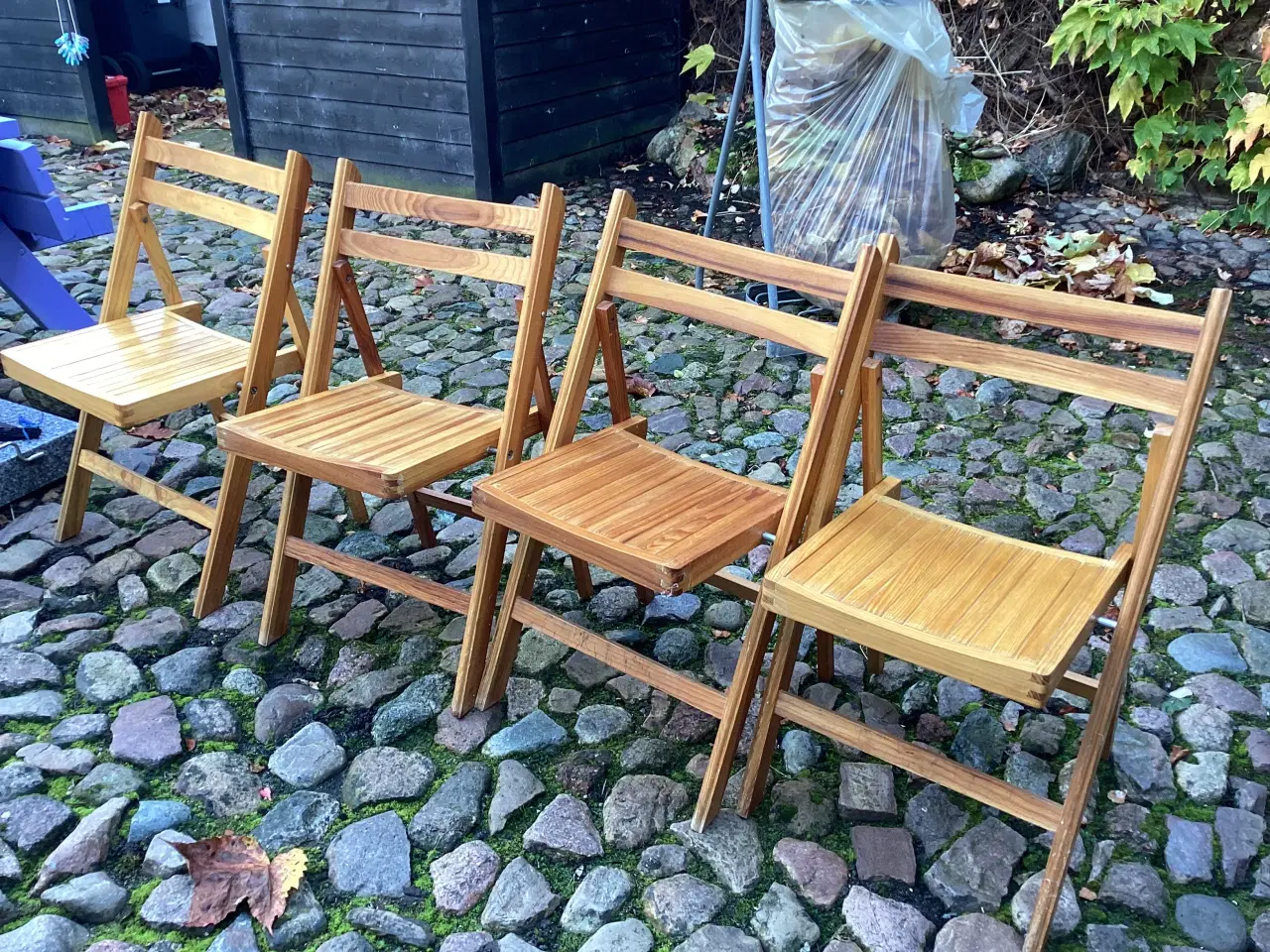 Billede 1 - Træ stole, klapstole