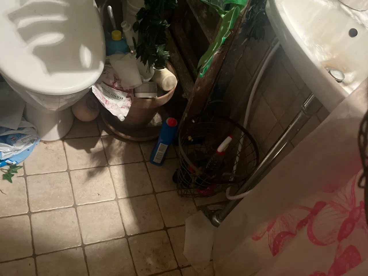 Billede 1 - Ifö Toilet m. Cisterne + toiletbræt
