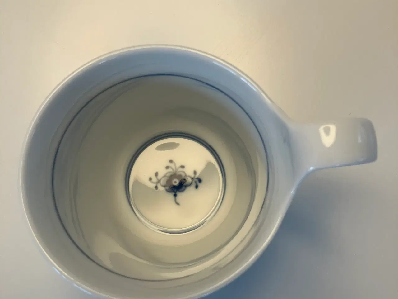 Billede 2 - Krus Royal Copenhagen musselmalet  1. Sortering