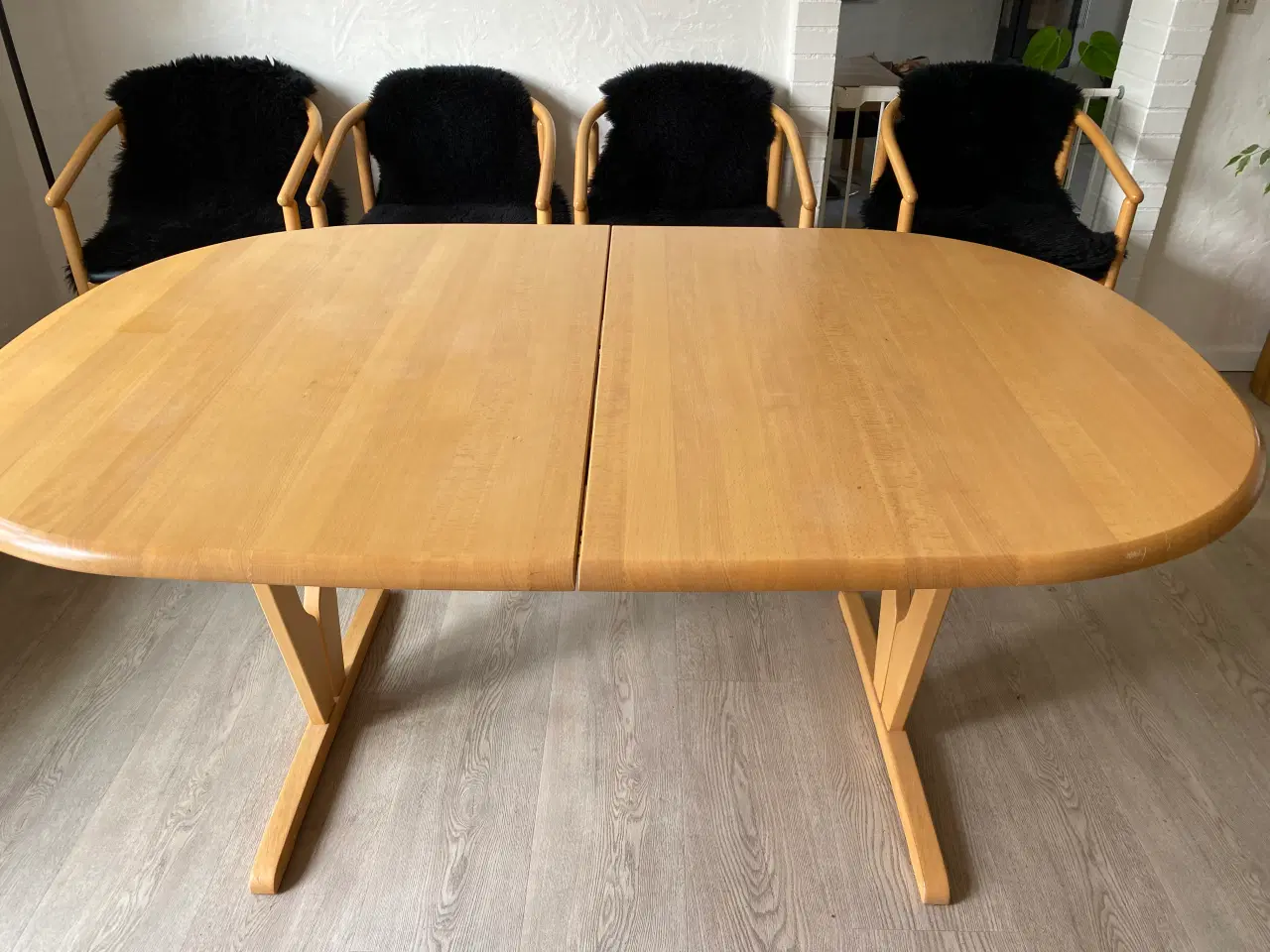 Billede 2 - Spisebord til 2 plader med 8 stole