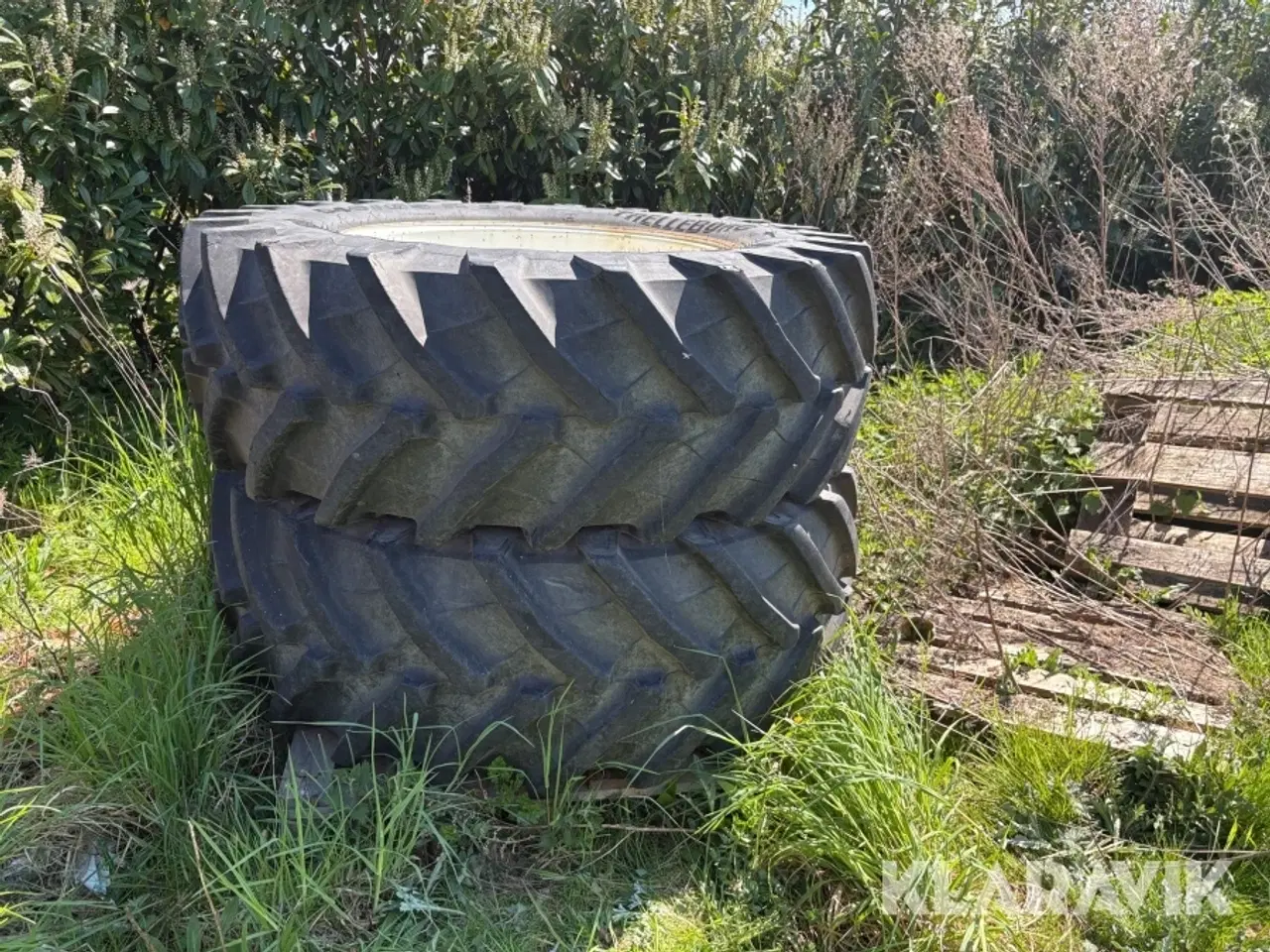 Billede 1 - Traktor bag dæk Trelleborg Tom 800