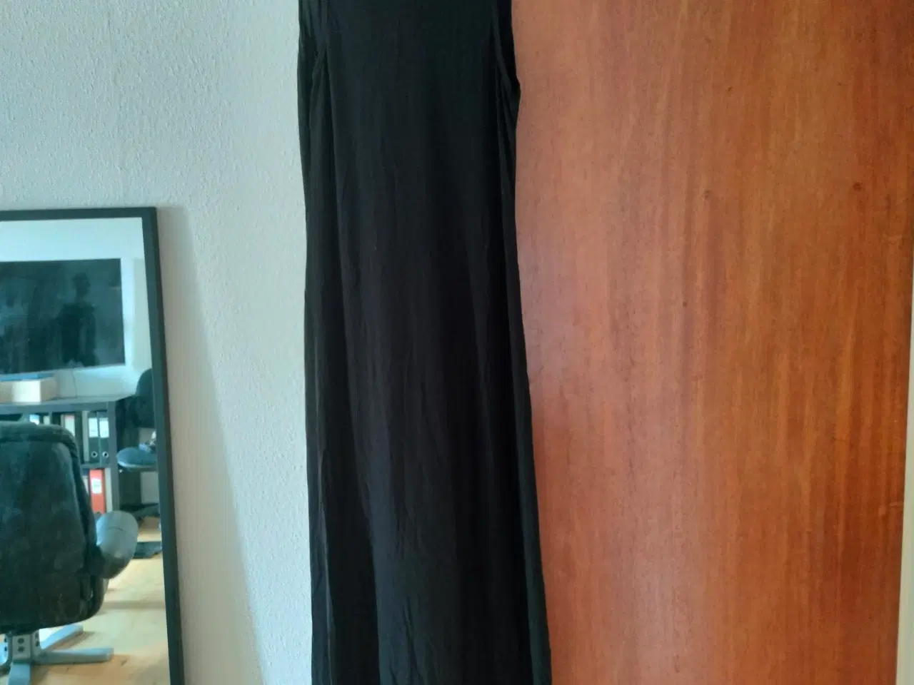 Billede 3 - Flot lang kjole