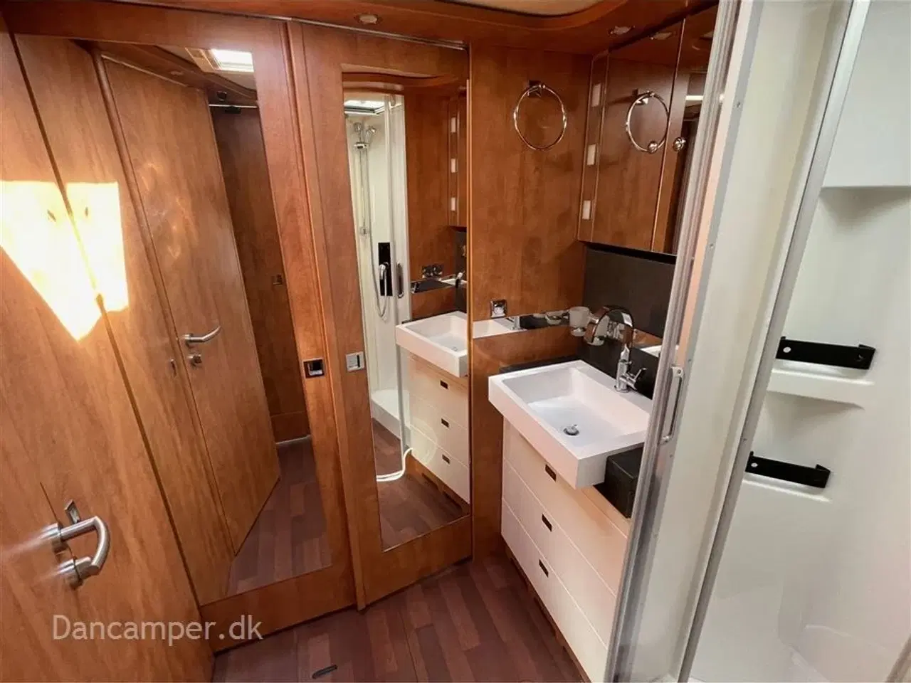 Billede 19 - 2019 - Carthago chic c line   Fiat Carthago Chic C-Line 5.0 – 180 hk | Totalvægt 5.000 kg  Eksklusiv og komfortabel autocamper i absolut topklasse! .